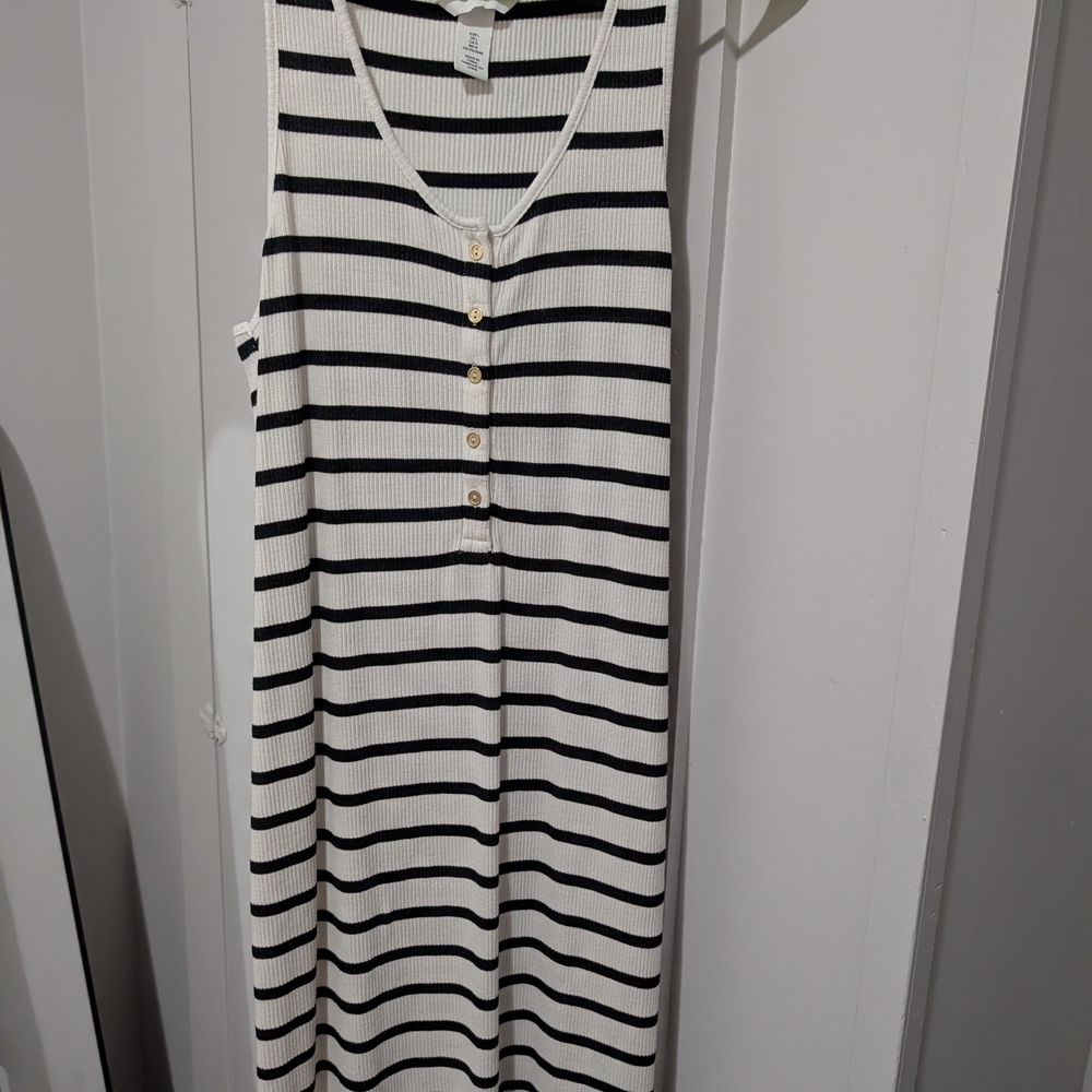 Striped Black and White Sleeveless Dress